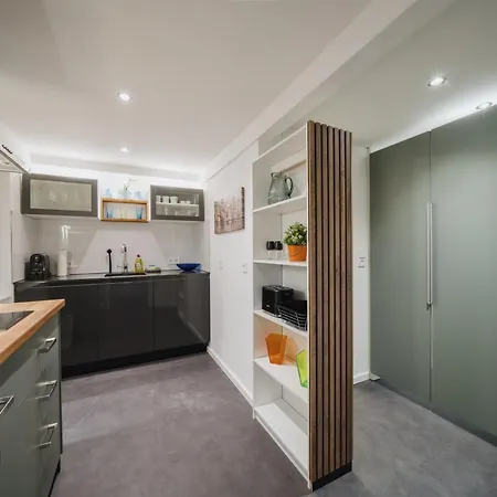 Homely - Luxury Loft, Modern, Near Kurfuerstendamm I Cafe