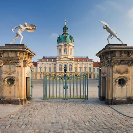 Apartman Homely - Luxury Loft, Modern, Near Kurfuerstendamm I Cafe