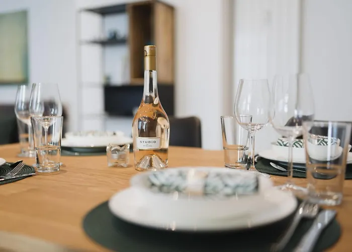 Homely - Luxury Loft, Modern, Near Kurfuerstendamm I Cafe Apartament *